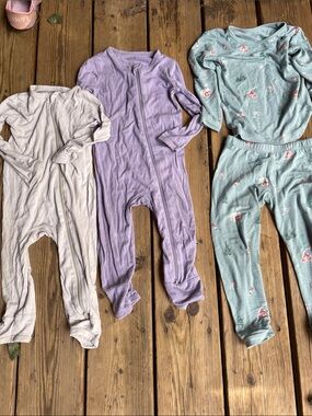 KYTE BABY 18-24M Bundle x2 Onesie Sleeper Zipper Pajamas x1 Two-Piece Pajamas